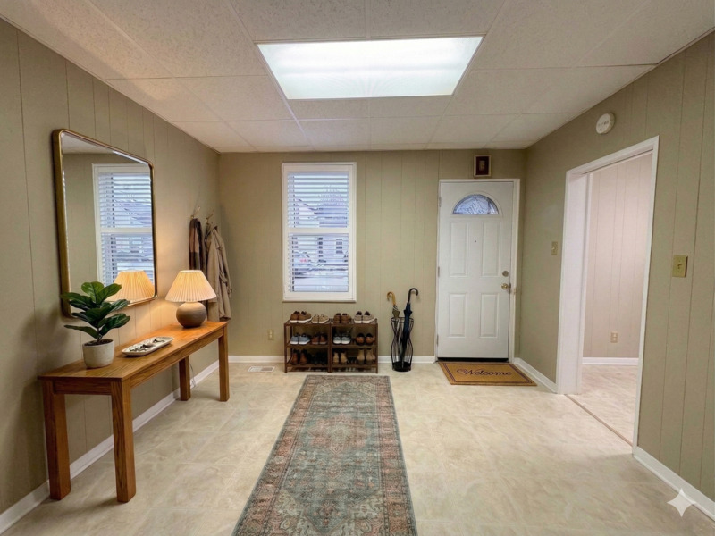 70 Poulette St - Photo 3 of 26