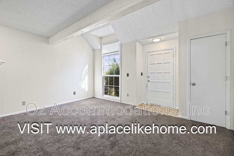 530 Se Hampton St - Photo 5 of 50