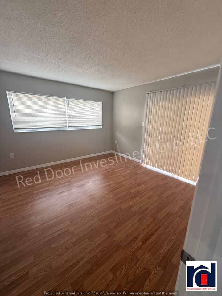 1 & 2 Bedrooms Available Minutes from the River - Photo 4 of 23