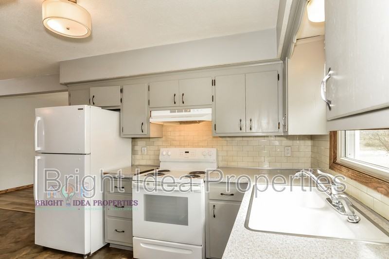 9602 Pleasant Ave S - Photo 3 of 15