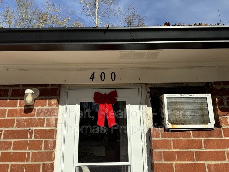 400 School St - Photo 2 of 13