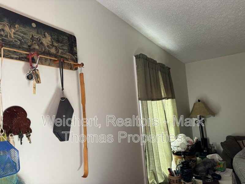 400 School St - Photo 3 of 13