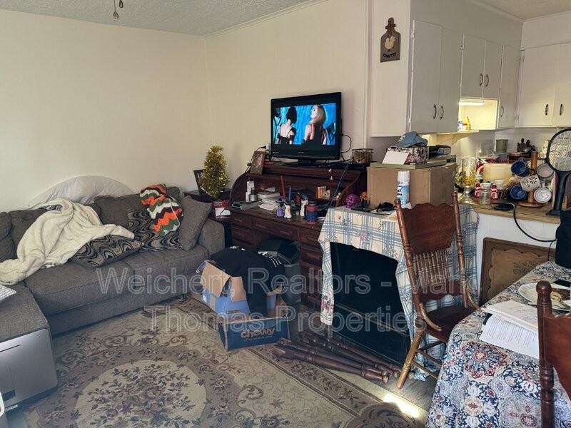 400 School St - Photo 5 of 13