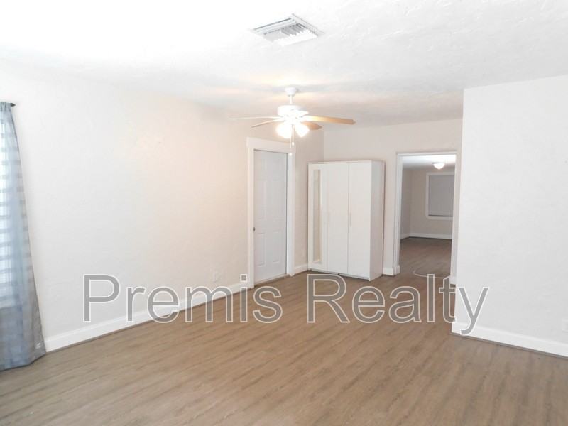 5156 5th Ave S - Photo 3 of 10