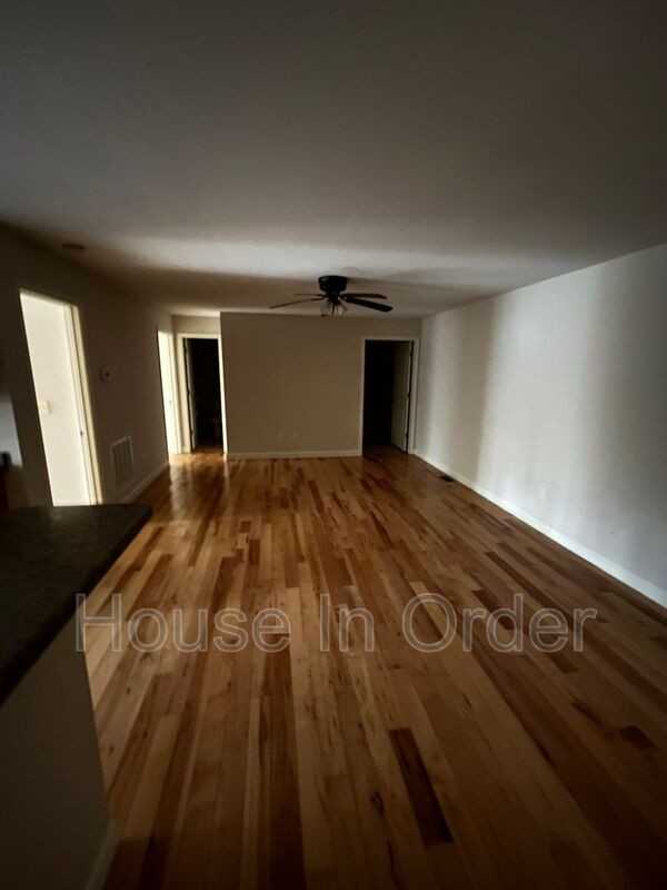 15 Howard Row Pl - Photo 2 of 7