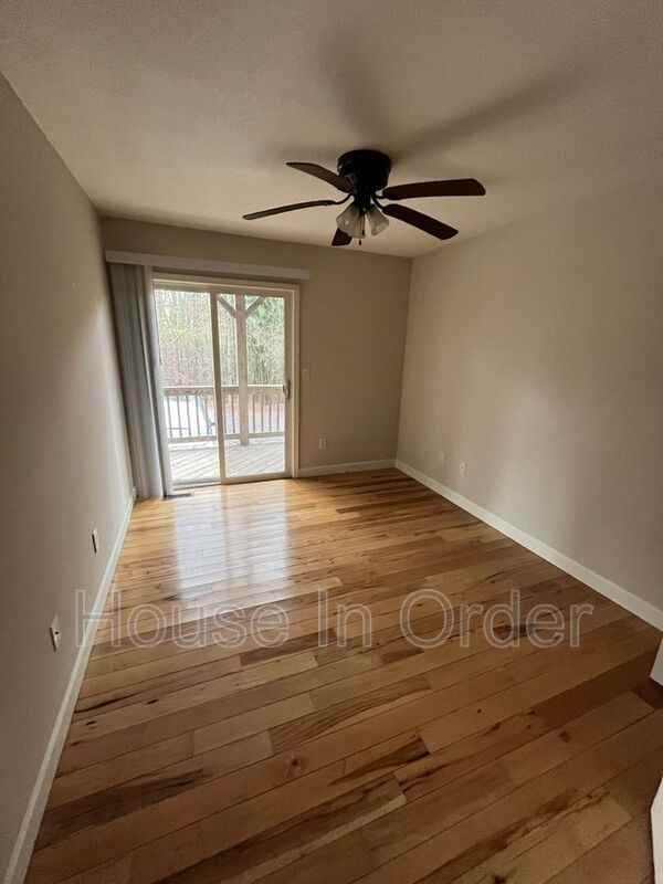 15 Howard Row Pl - Photo 3 of 7