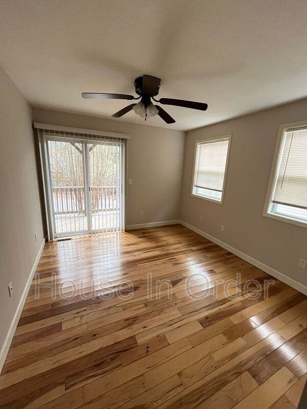 15 Howard Row Pl - Photo 4 of 7