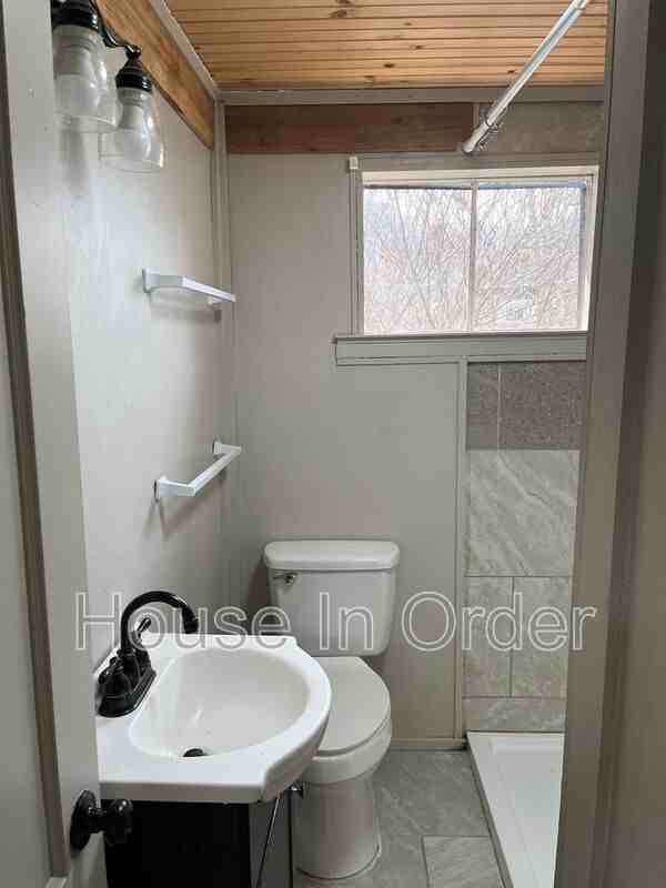 153 Cottage Dr - Photo 2 of 10