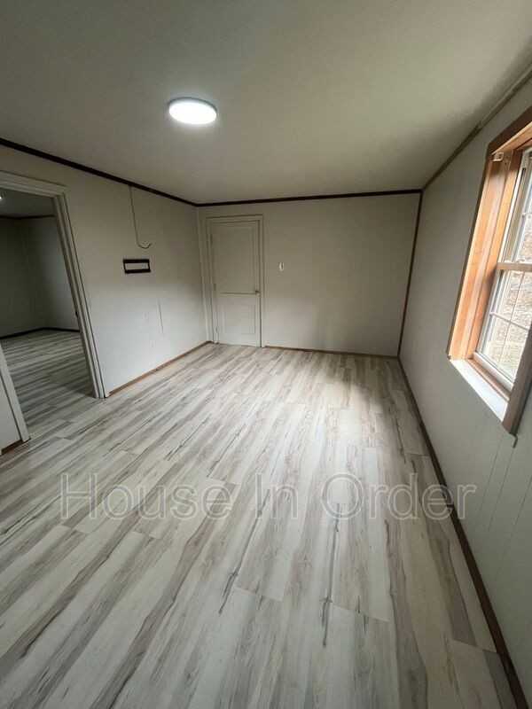 153 Cottage Dr - Photo 4 of 10