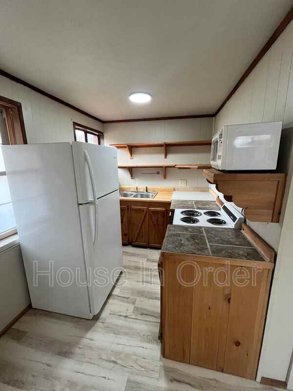 153 Cottage Dr - Photo 5 of 10