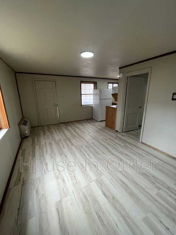 153 Cottage Dr - Photo 6 of 10