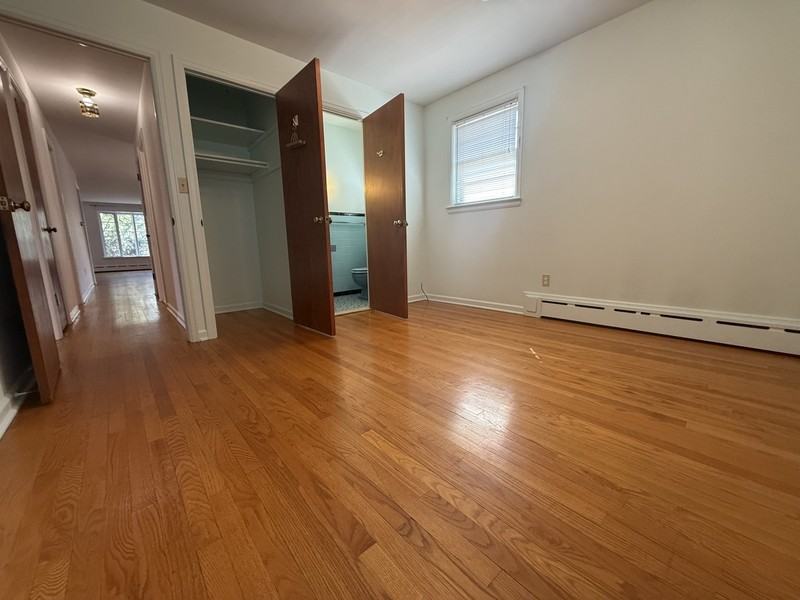 164 Terrace Ave - Photo 5 of 11