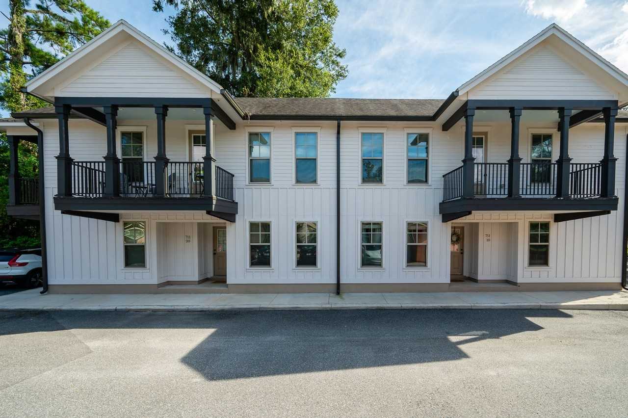 711 Nw 10th St - Photo 2 of 13