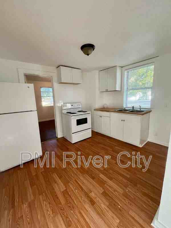 2581 Orion St - Photo 2 of 12