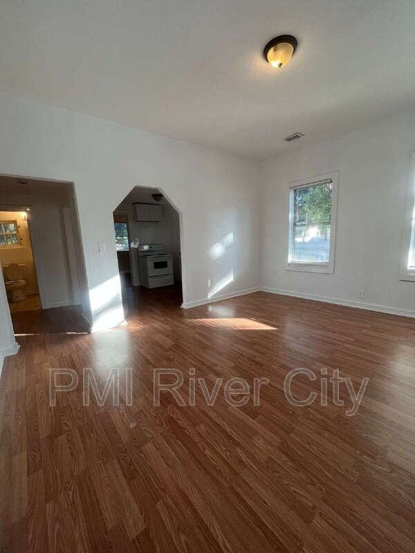 2581 Orion St - Photo 5 of 12