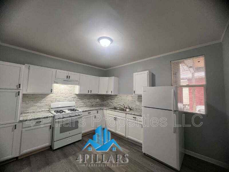 3904 Deodar St - Photo 2 of 18
