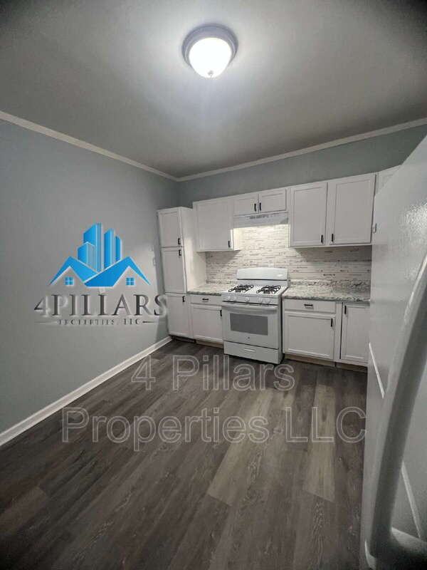 3904 Deodar St - Photo 3 of 18