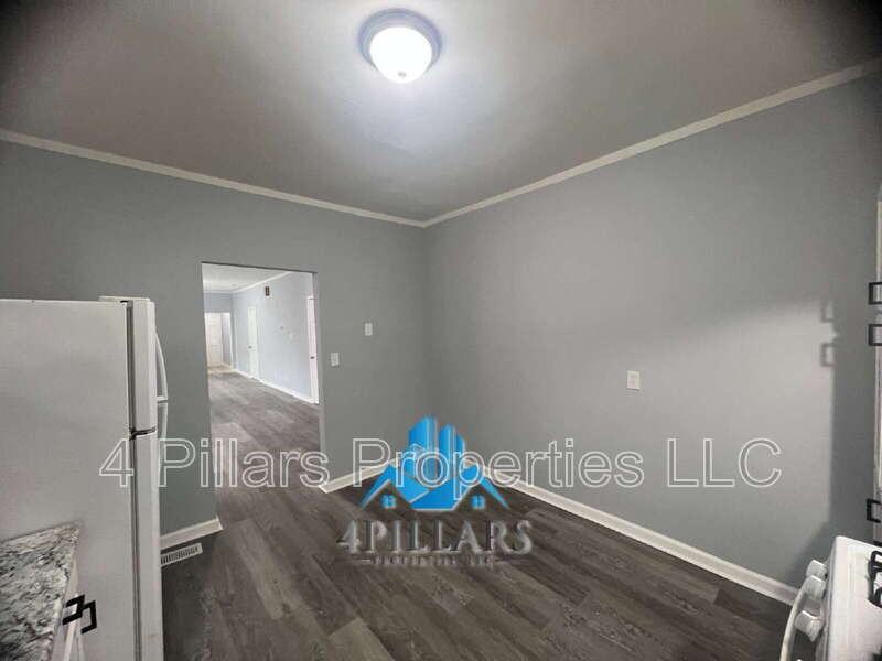 3904 Deodar St - Photo 4 of 18