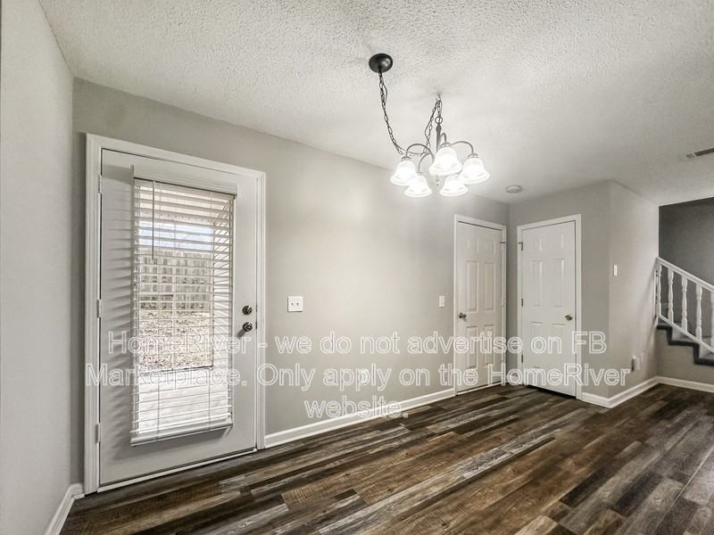 2380 Union Point Jct - Photo 3 of 22