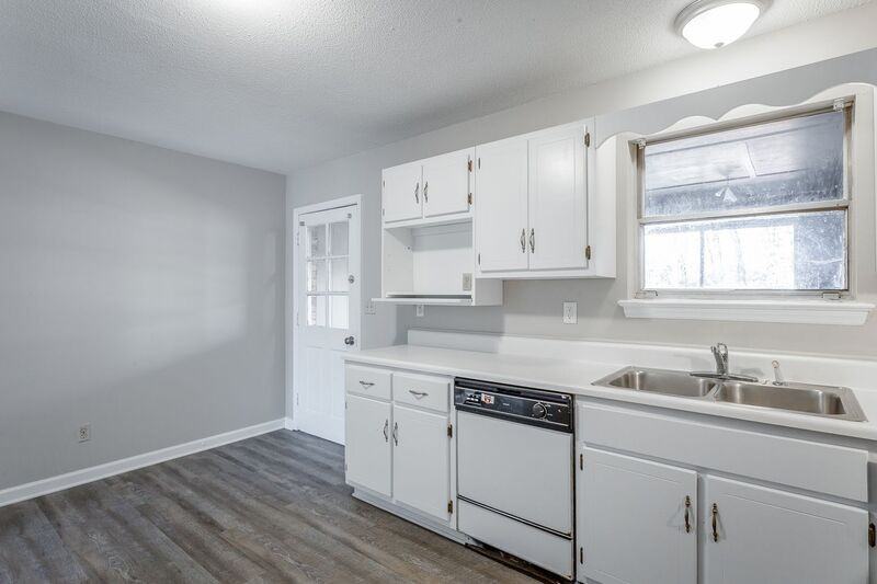 1113 Mcbrien Rd #C - Photo 2 of 22