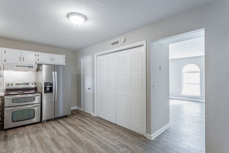 1113 Mcbrien Rd #C - Photo 3 of 22