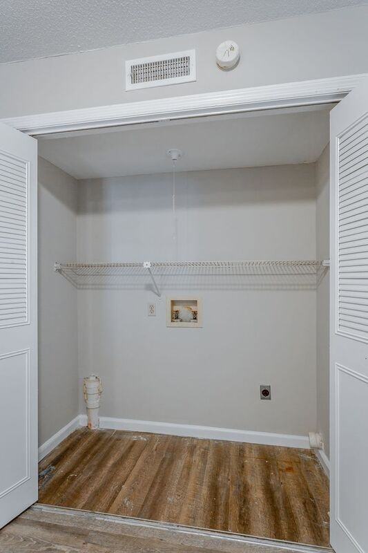 1113 Mcbrien Rd #C - Photo 4 of 22