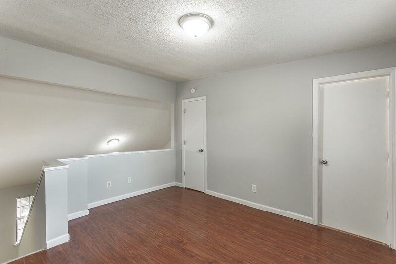 4499 Delashmitt Rd #4499A - Photo 5 of 7