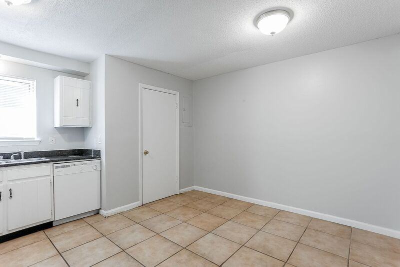 2414 Lyndon Ave #3 - Photo 2 of 18