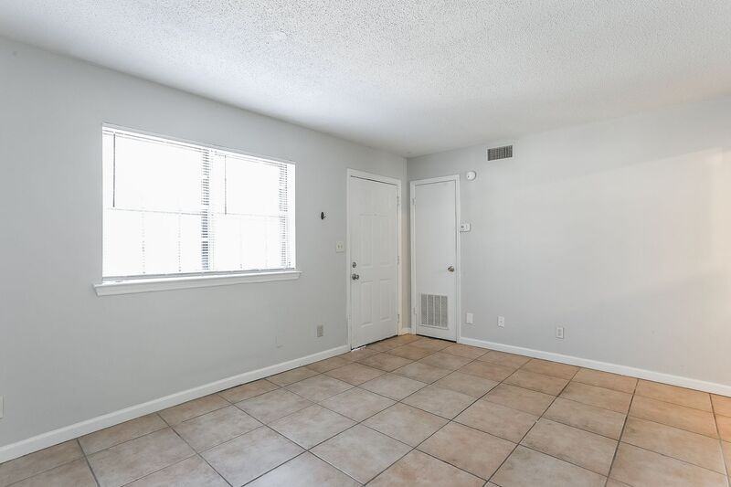 2414 Lyndon Ave #3 - Photo 6 of 18