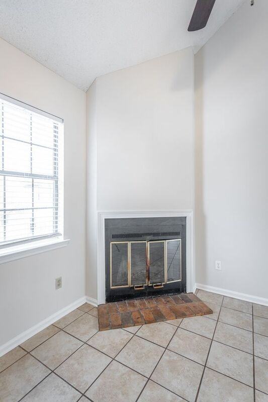 121 Goodson Ave #F - Photo 5 of 23