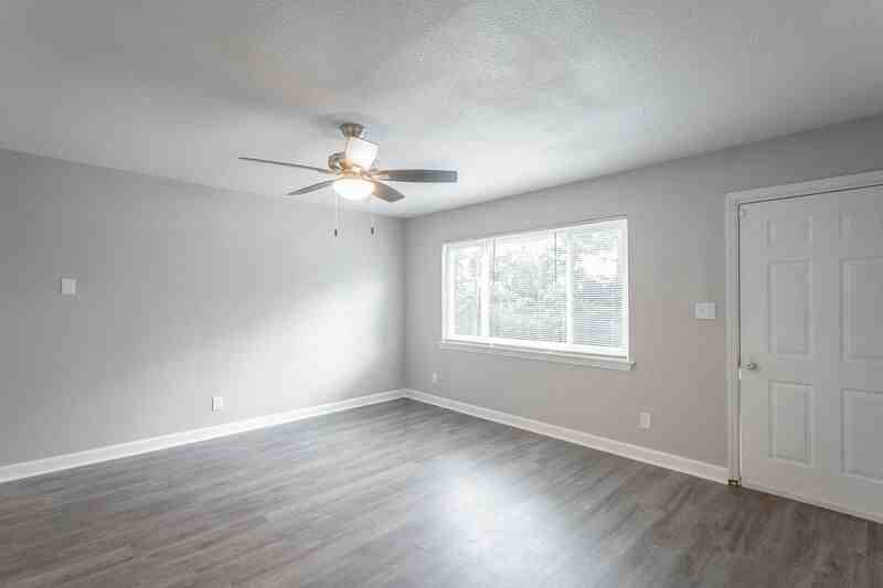 1006 Glenwood Dr - Photo 2 of 18