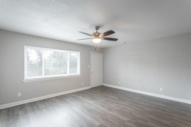 1006 Glenwood Dr - Photo 3 of 18