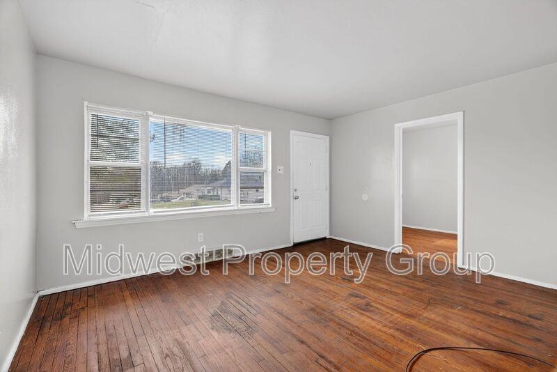 5900 Sheriton Dr - Photo 2 of 21