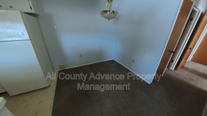 6189 Chesham Dr - Photo 2 of 12