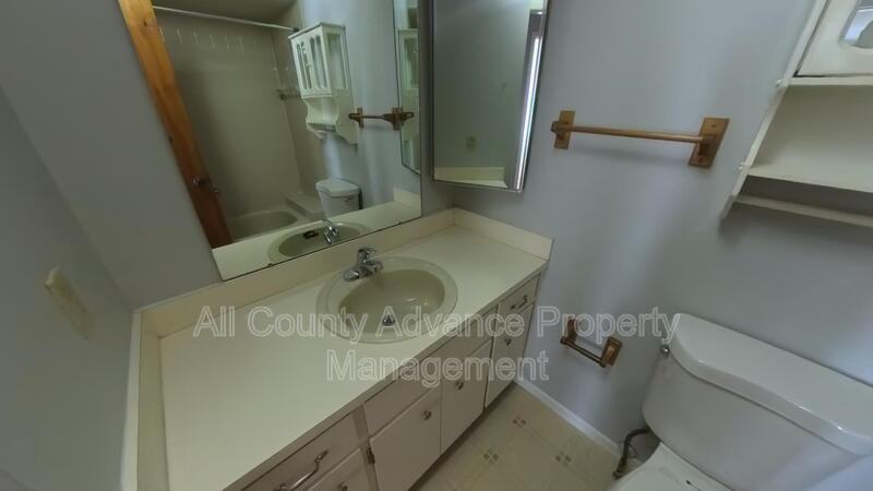 6189 Chesham Dr - Photo 4 of 12