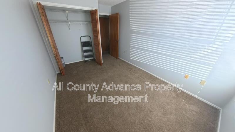 6189 Chesham Dr - Photo 7 of 12