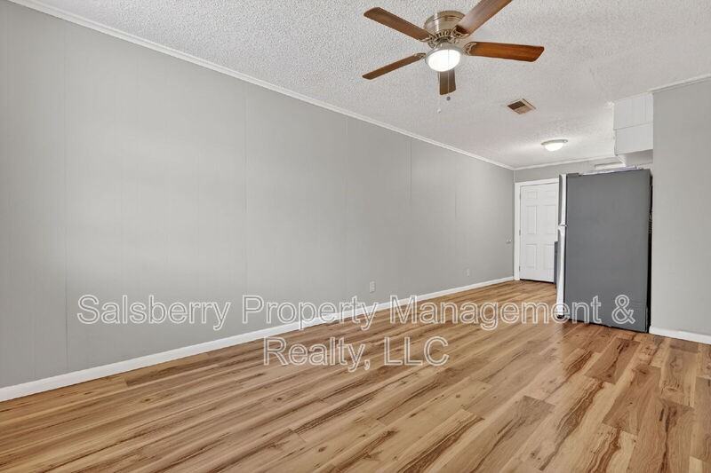 1204 Nw 3rd Ave - Photo 3 of 11