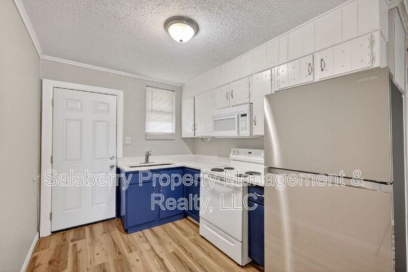 1204 Nw 3rd Ave - Photo 5 of 11