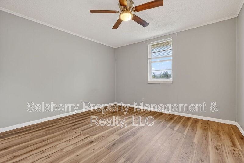 1204 Nw 3rd Ave - Photo 7 of 11