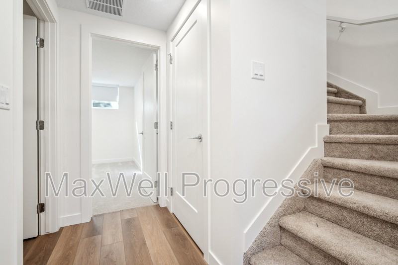 7134 93 St Nw #BS - Photo 7 of 11