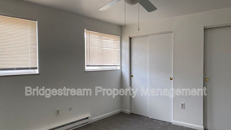 411 Baltimore St #2 - Photo 6 of 14