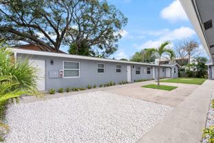 !RENOVATED! * 2Bed/1Bath Apartment - Photo 1 of 1