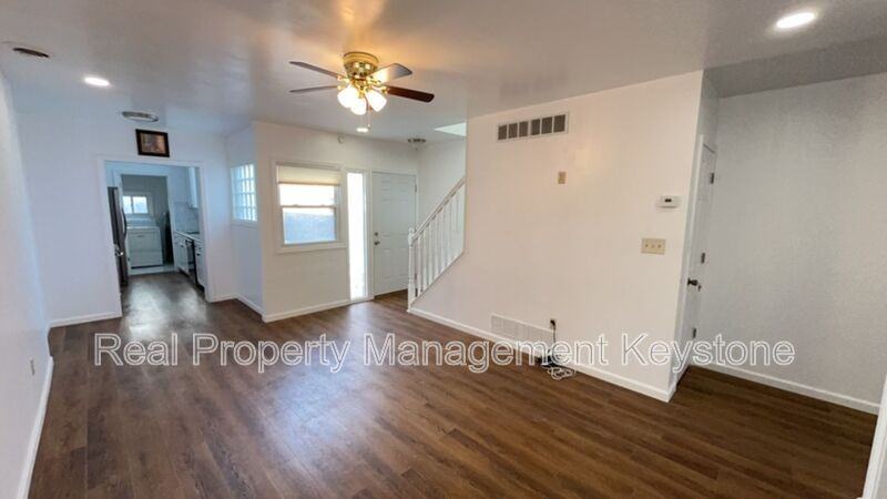 1715 Larkins Way - Photo 4 of 19