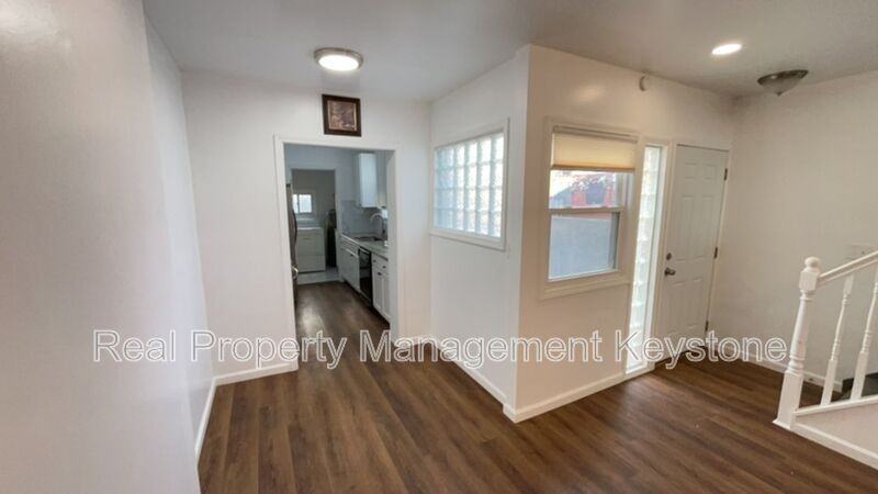 1715 Larkins Way - Photo 7 of 19