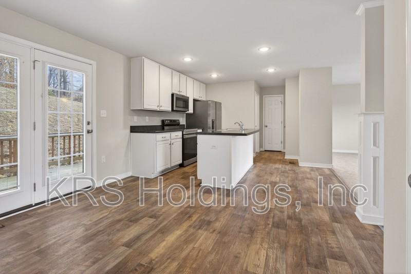 6093 Flintstone Dr - Photo 6 of 12