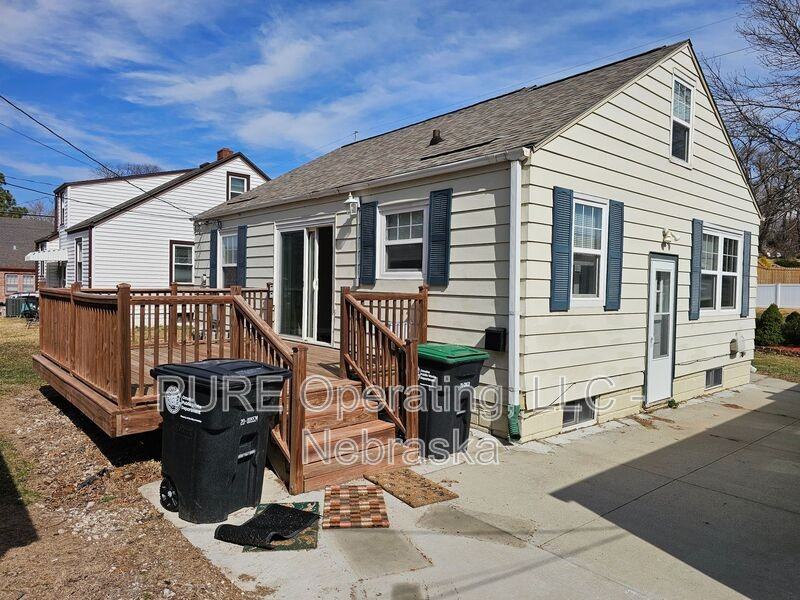 1618 S 50th St - Photo 4 of 6