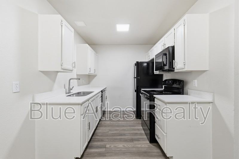 6338 Mark Ct - Photo 6 of 24