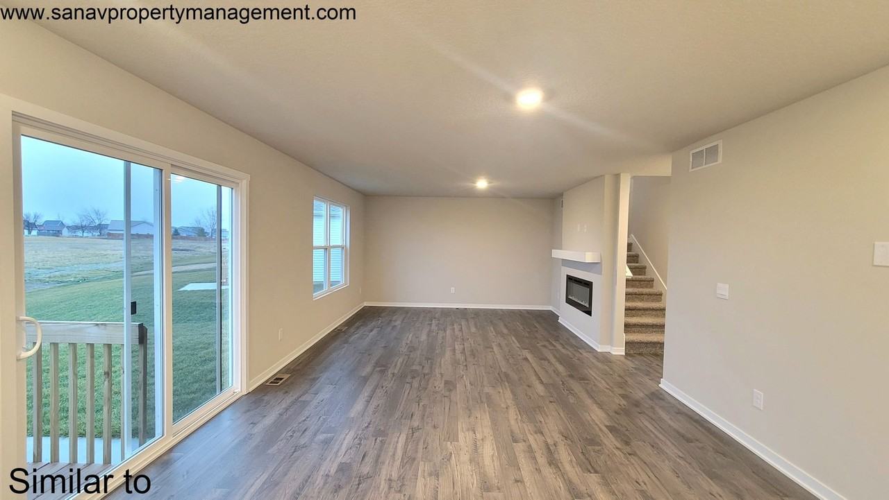 1104 Cove St Se - Photo 4 of 10