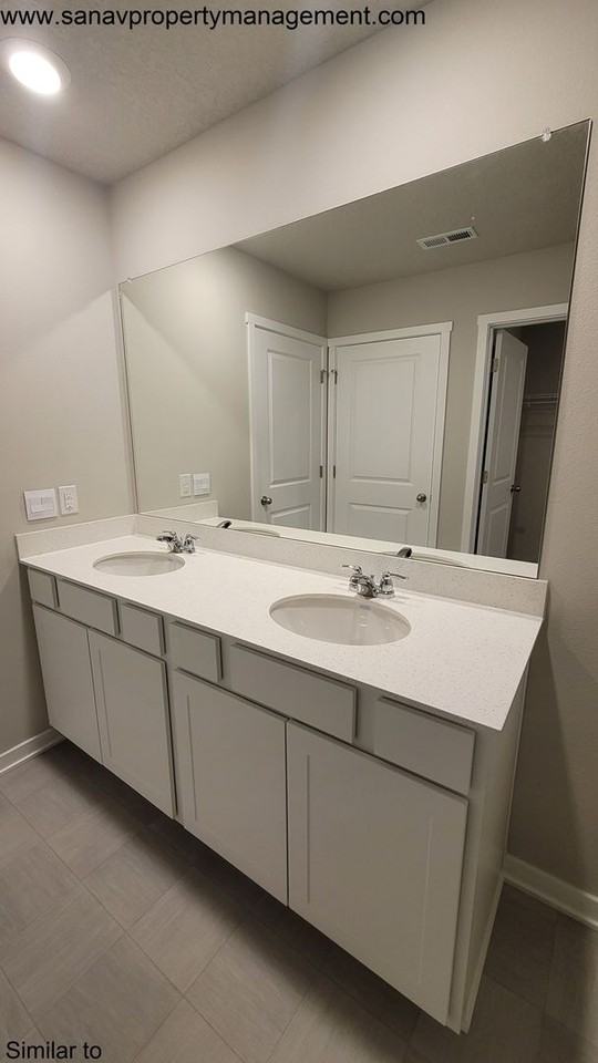 1104 Cove St Se - Photo 6 of 10