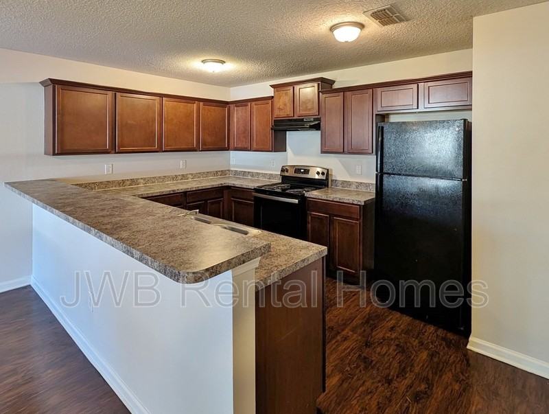 5512 Village Pond Cir - Photo 3 of 14